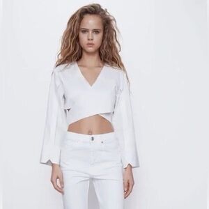 NWT Zara White V-Neck Long Sleeve Crop Top